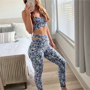 Aerie Offline Crossover Cut Out Legging Floral Size Small